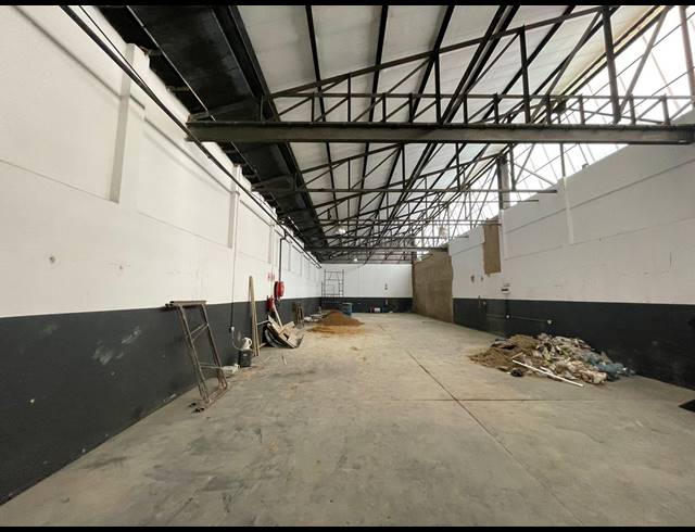 300M² WAREHOUSE TO LET IN SEBENZA
